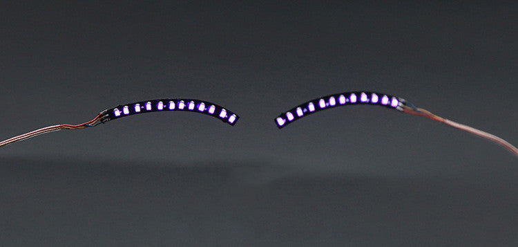 Freak in the Dark Sexy Eyelash Lamp