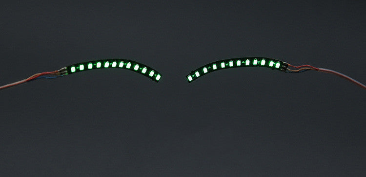 Freak in the Dark Sexy Eyelash Lamp