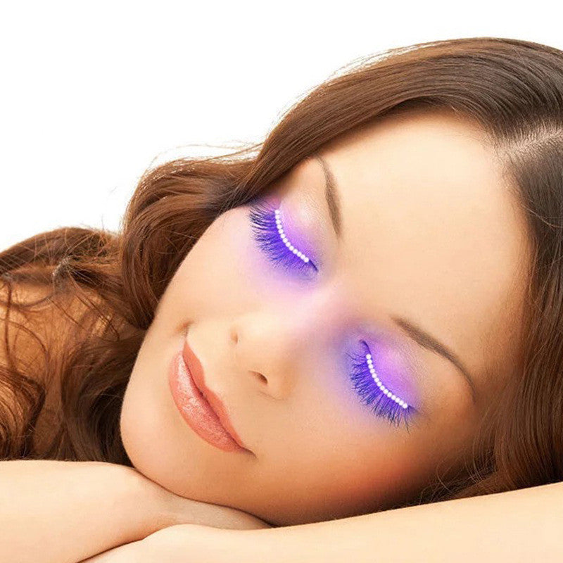 Freak in the Dark Sexy Eyelash Lamp