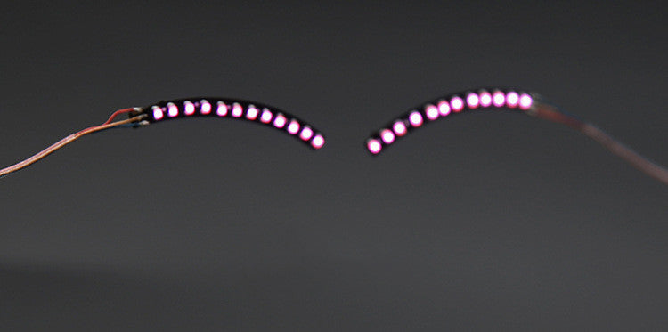 Freak in the Dark Sexy Eyelash Lamp
